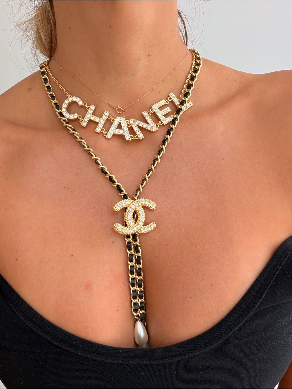 ✨CHANEL Gold and Black Ribbon Lariat Necklace with Crystal CC and Pearl Drops🖤 - Picture 14 of 14